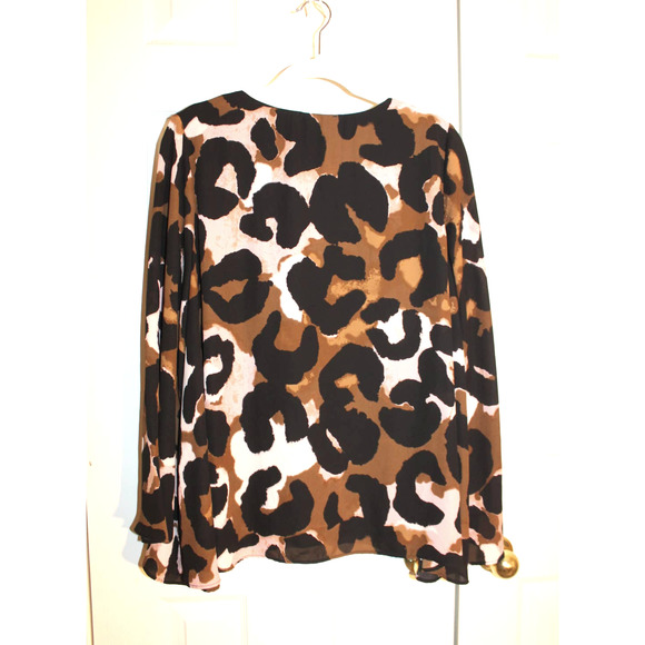 Judith March Leopard Print Bell Sleeve Swing Top size M - Picture 3 of 4